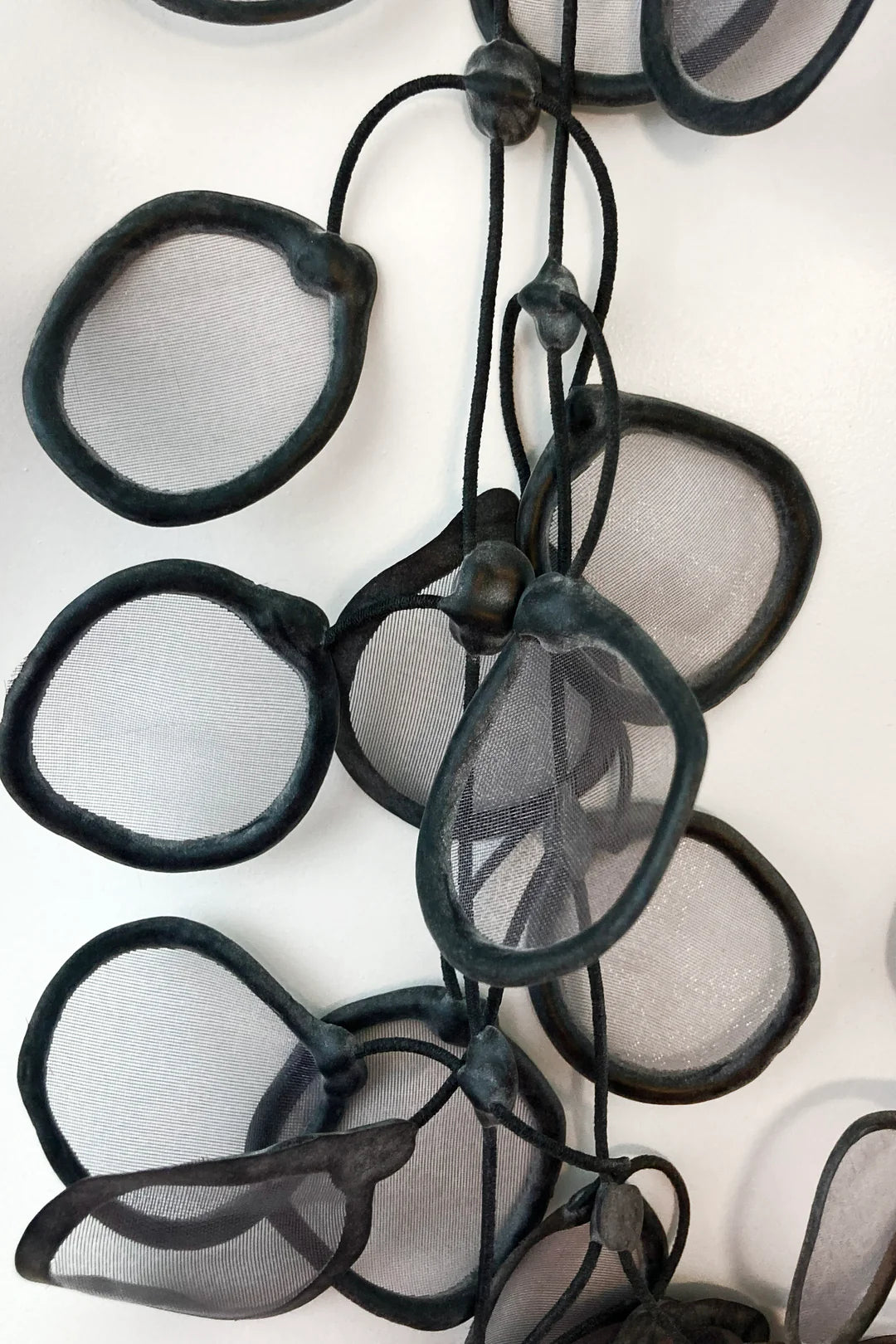 TRANSPARENT RUBBER NECKLACE