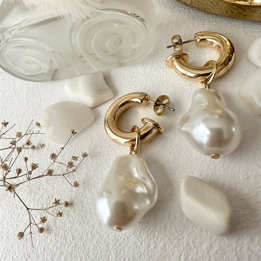 PIKA AND BEAR -ANAIS BAROQUE PEARL EARRINGS