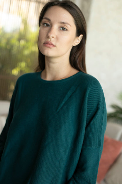 Sara Easy Rib Crew Sweater pacific teal - lifestyle shot