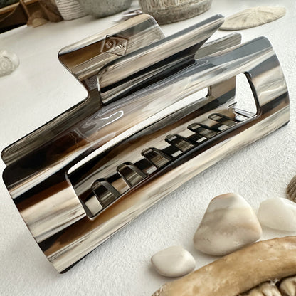 Andre Oversized Hair Claw - Suttles & Seawinds