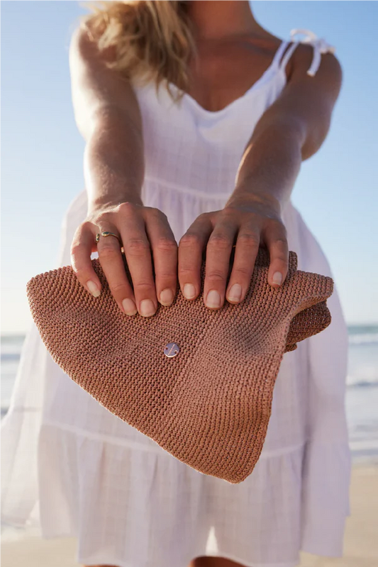 WOMENS MID BRIM BUCKET HAT