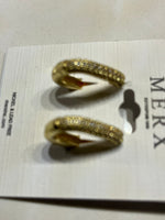 Load image into Gallery viewer, MERX - EARRING SHINY OBLONG HOOP GOLD  WITH ENCRUSTED CRYSTALS
