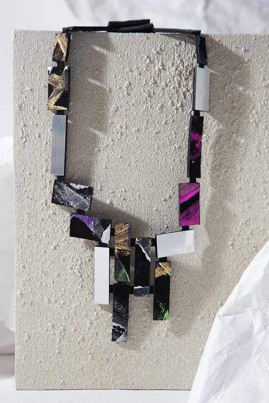 ISKIN SISTERS - KLEE VEE NECKLACE