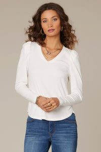 WIT & WISDOM - V-NECK SHIRTAIL HEM TOP
