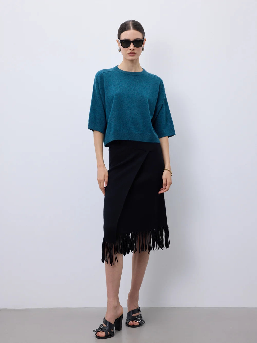 Lilou Cashmere Elbow sleeve sweater in  Petrole