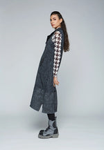 Load image into Gallery viewer, LUUKAA - SLEEVELESS JOHNY COLLAR DENIM DRESS
