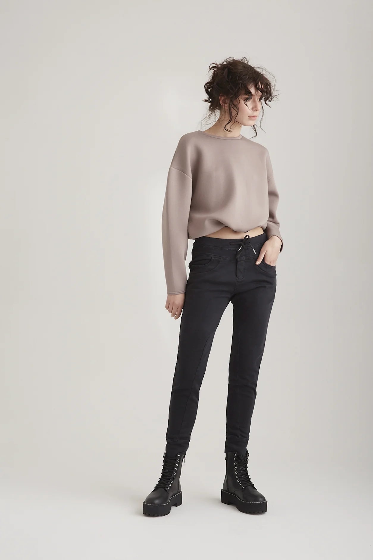 Mila Jogger - Suttles & Seawinds