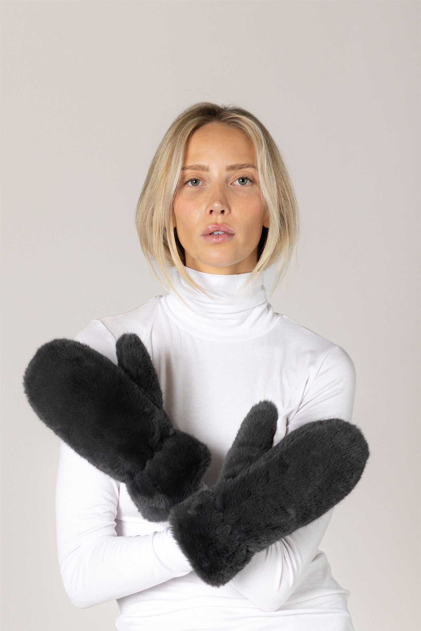 Faux Fur Luxe Mittens