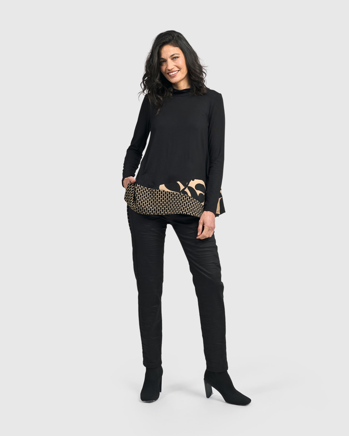 ALEMBIKA - BLACK TUNIC W/PRINT PATTERN