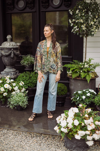 Love Grows Wild Pixie Duster Cropped Kimono w/ Bees - Suttles & Seawinds