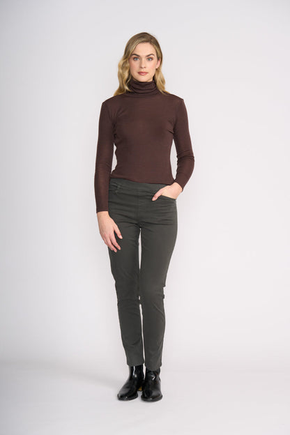 FOIL Turtleneck - Ristretto (brown)