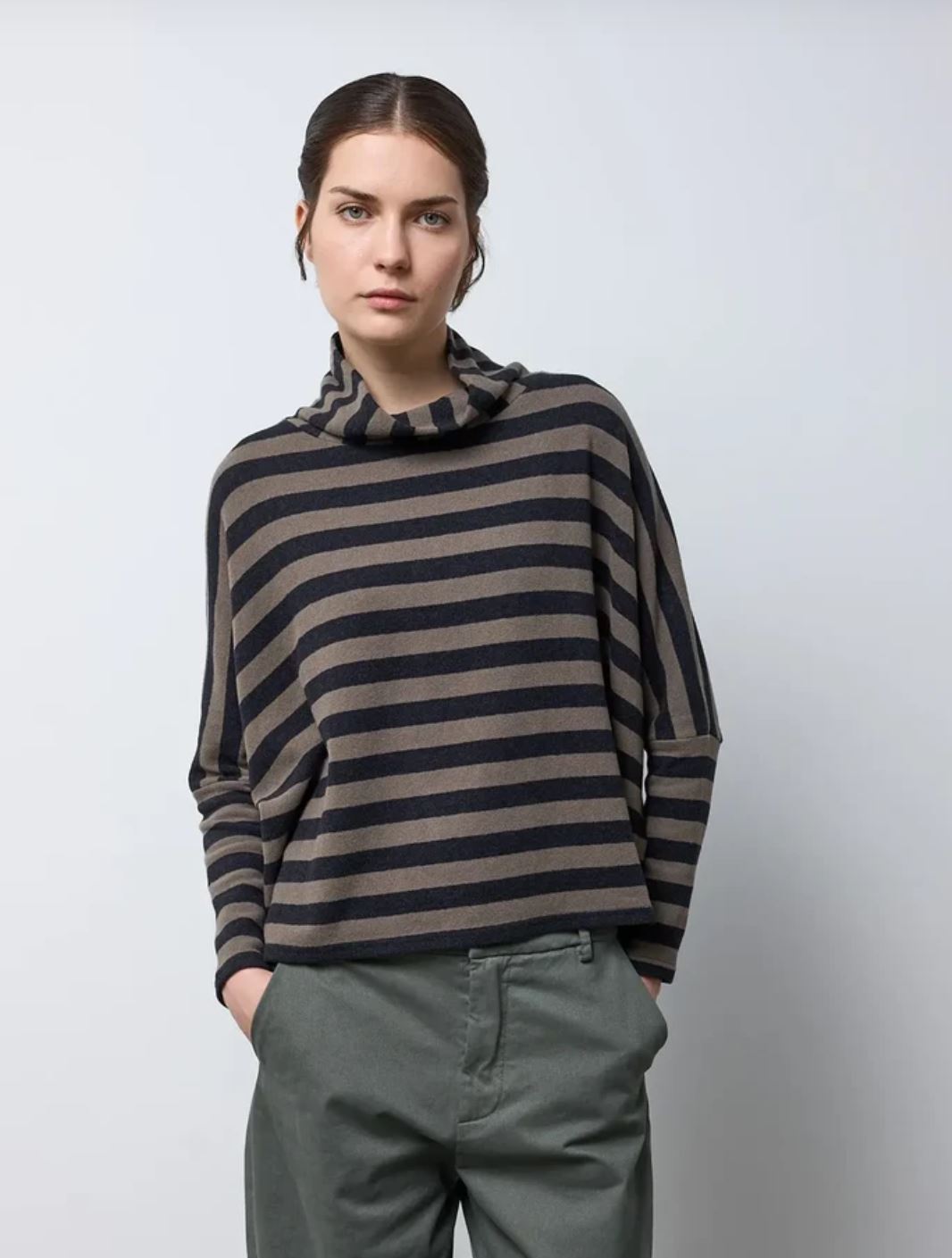 Ring Collar Sweater