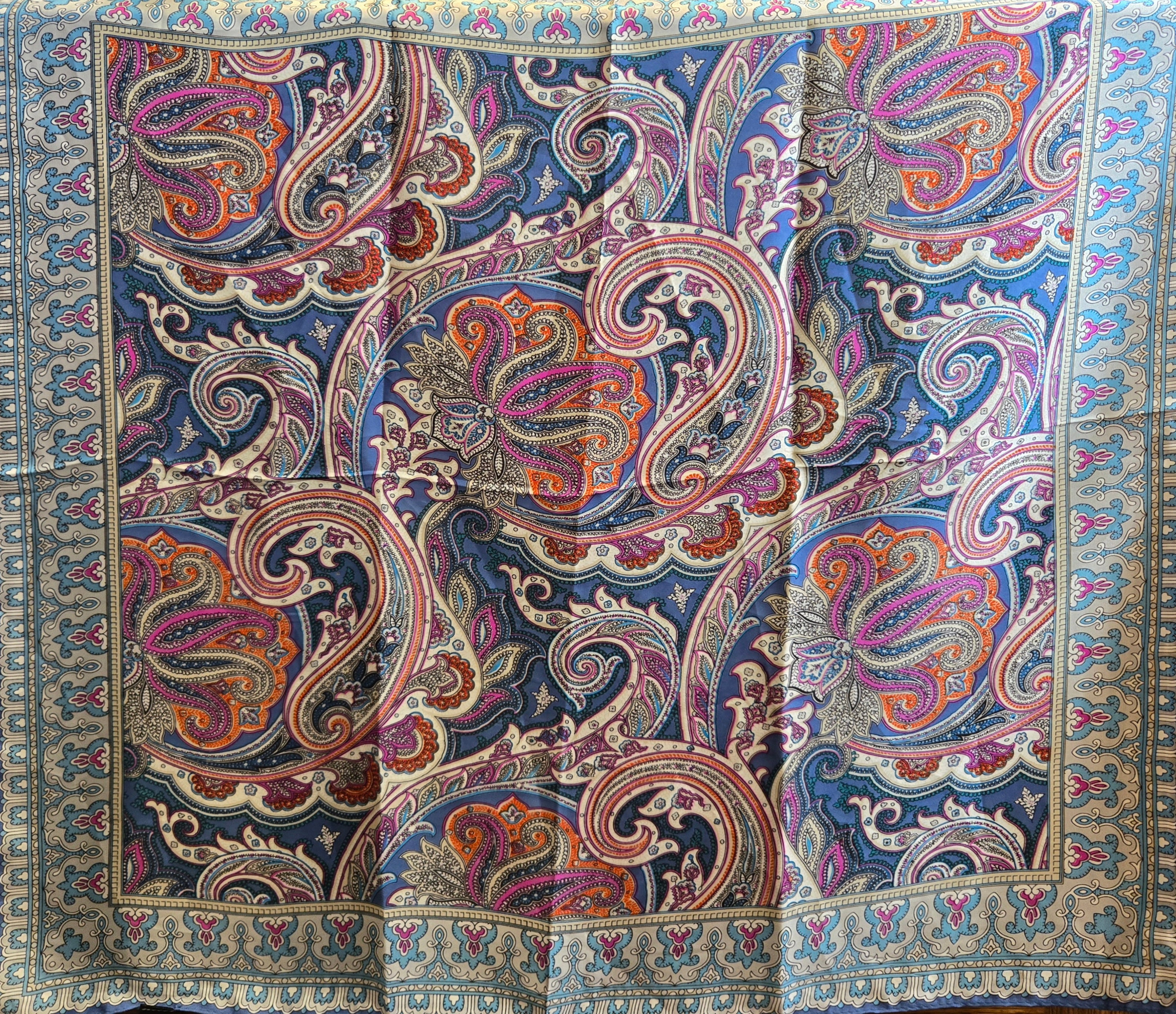 T & E - SCARF 690118568