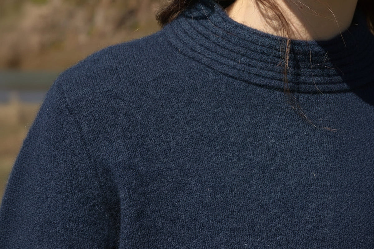Zoelle Rib Collar Mockneck